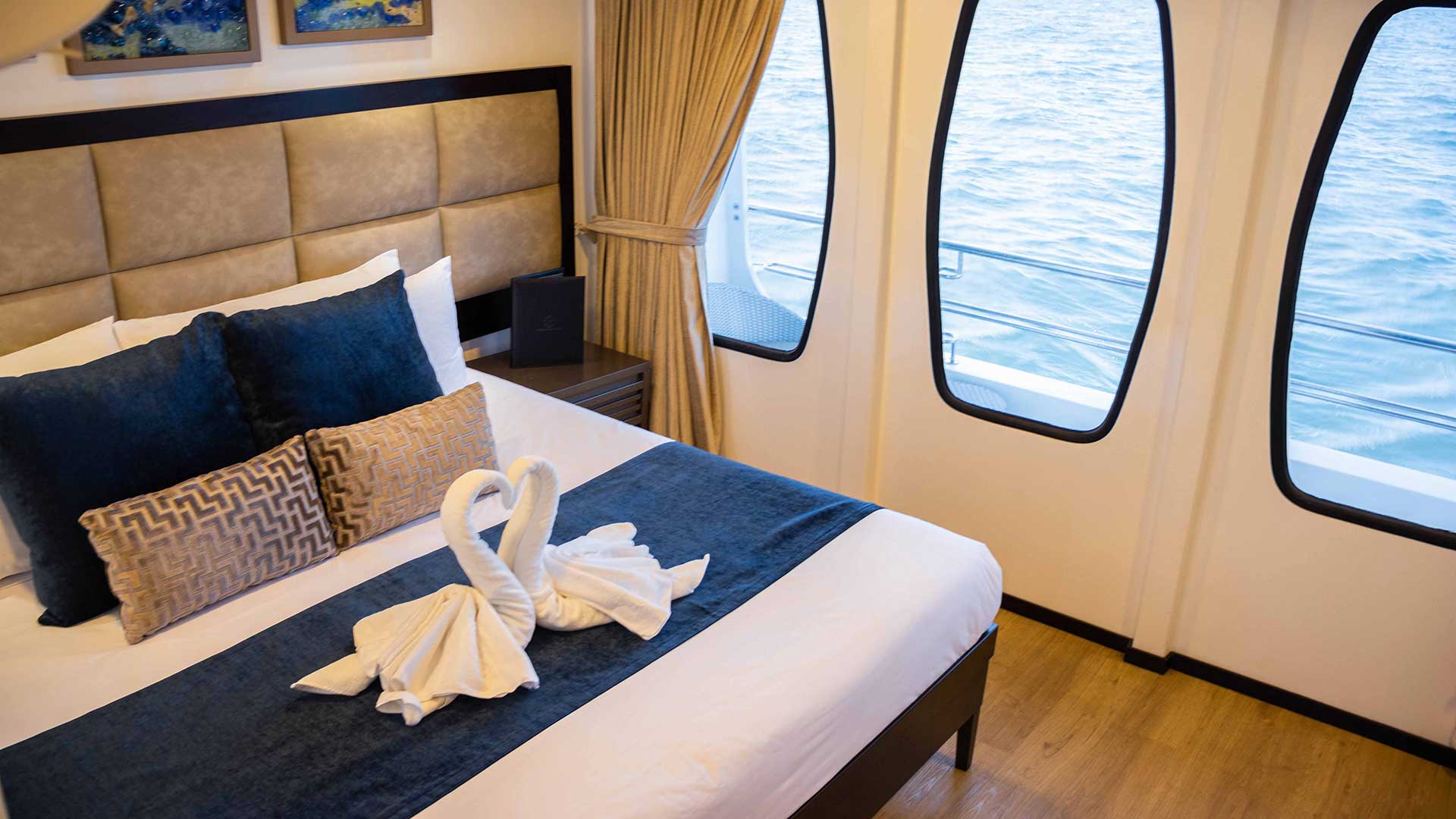 Cabins Slide Alya Catamaran - Galagents