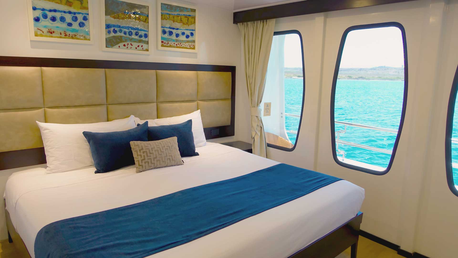 Cabins Slide Alya Catamaran - Galaxy Cruises